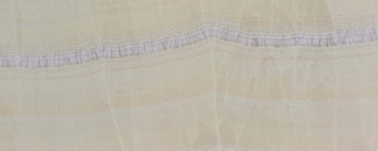 Ivory Onyx — Onyx slab, block IO339