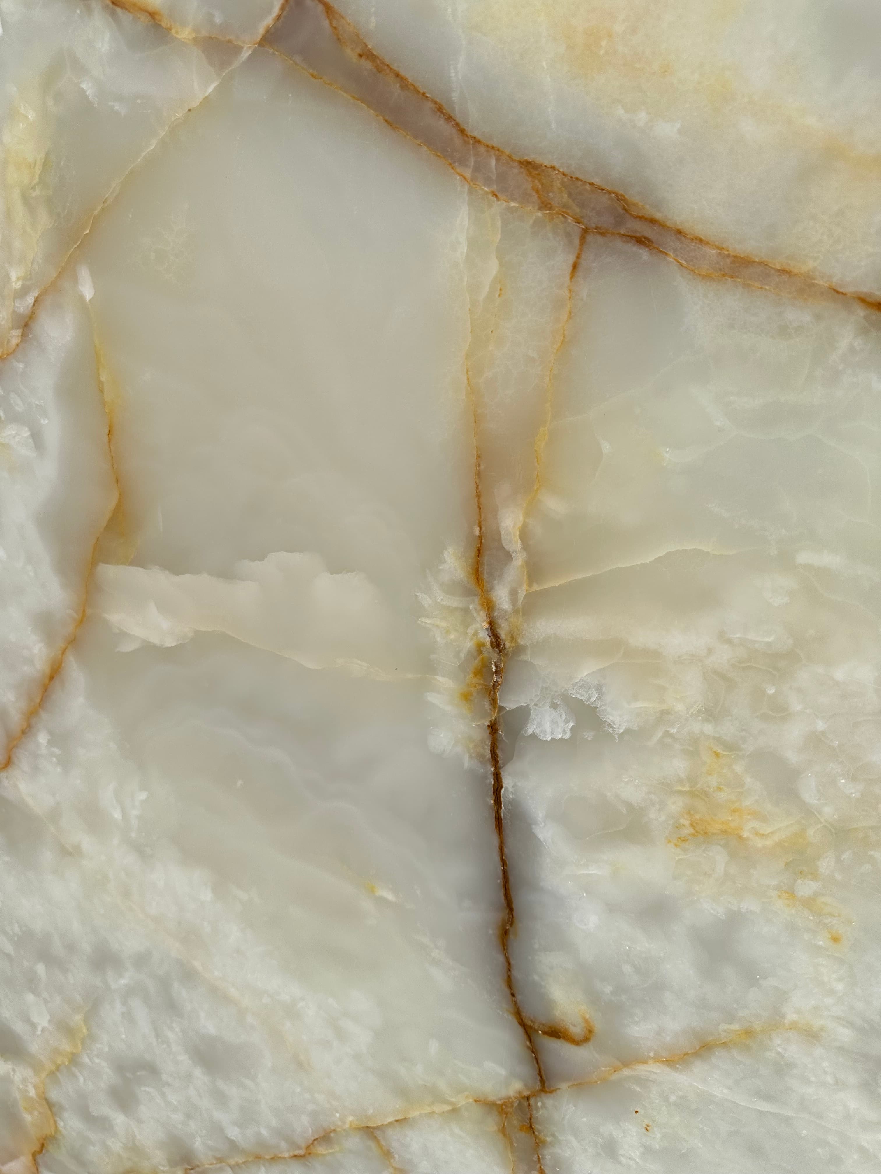 White Veined Onyx — Onyx slab, block VV021